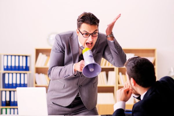 hostilité au travail